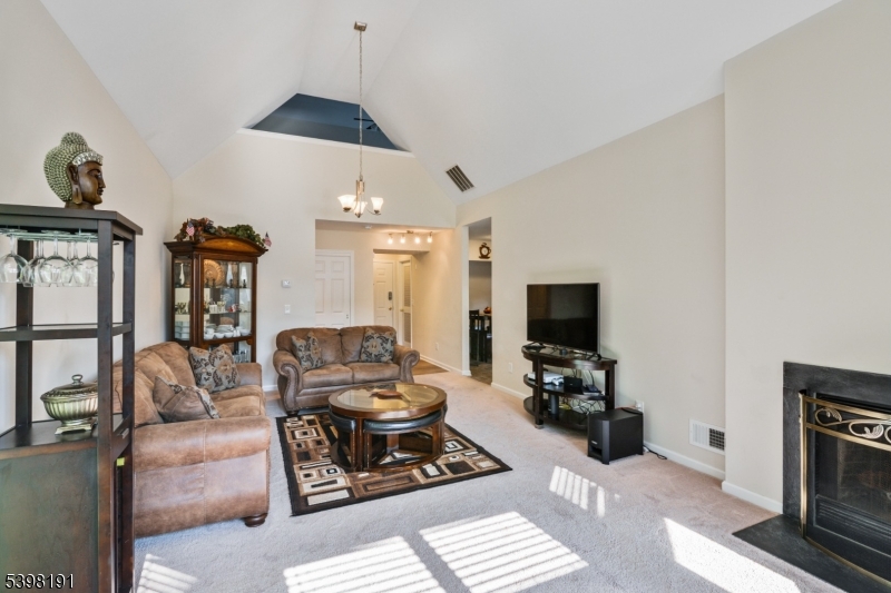 Piscataway Twp., NJ 08854,28 Kensington Dr