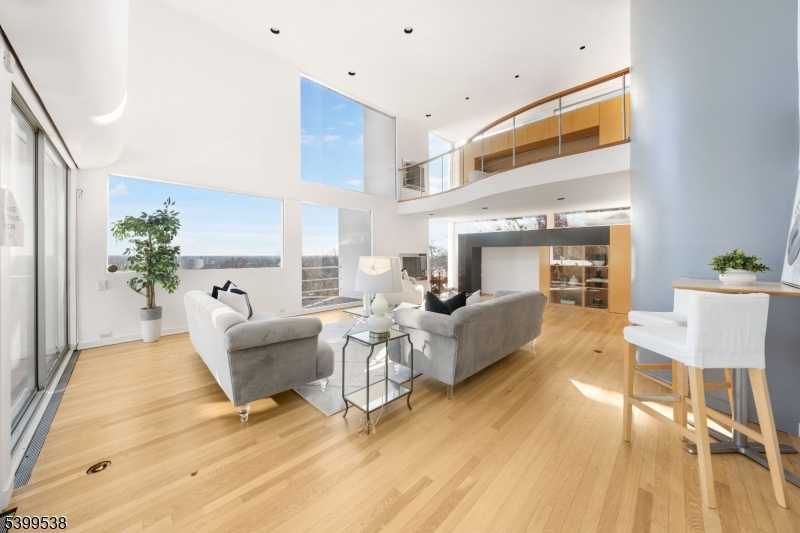 Watchung Boro, NJ 07069,1152 Johnston Dr