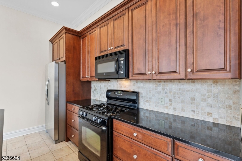 Hawthorne Boro, NJ 07506,33 Forest Ave #1E