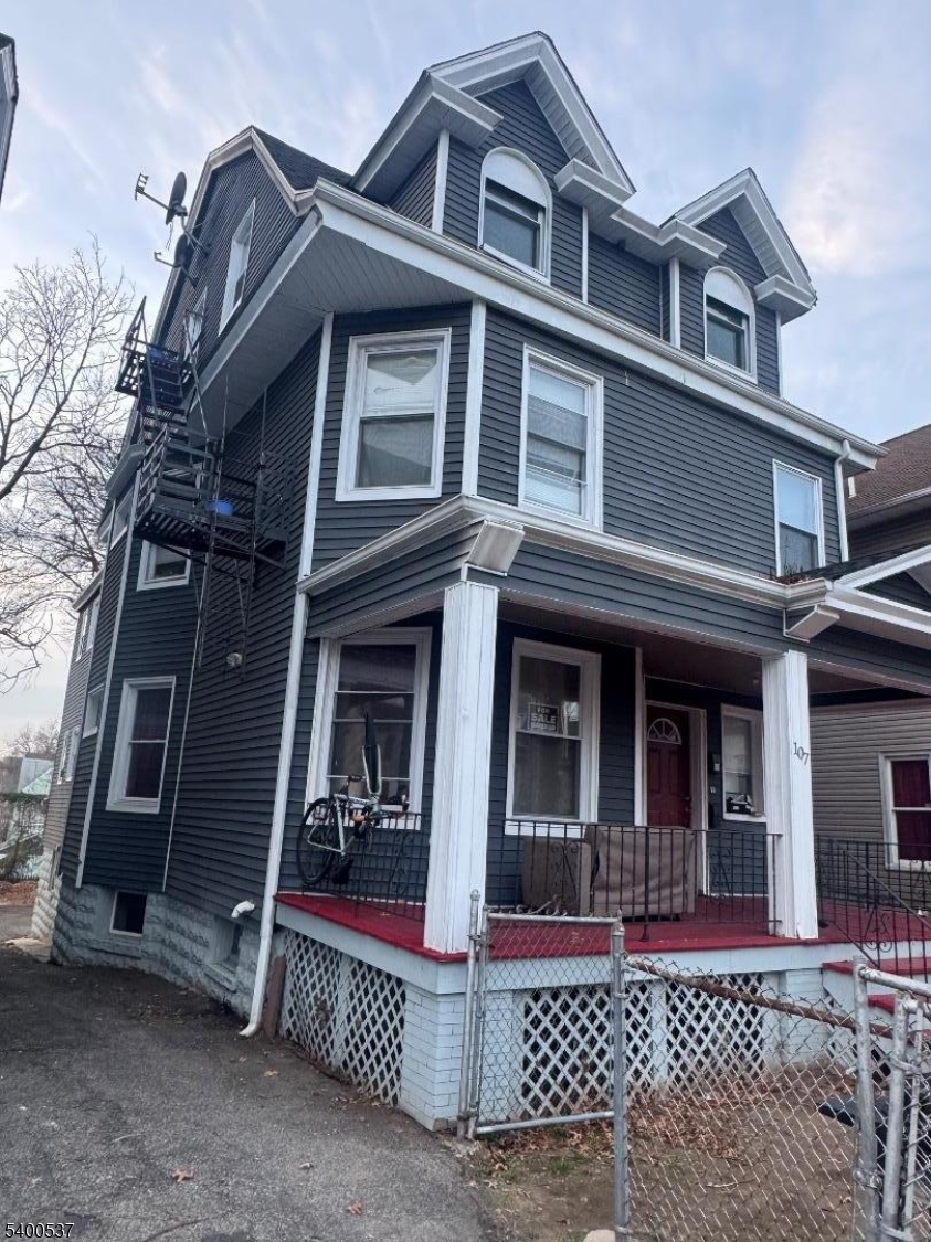 East Orange City, NJ 07017,107 N Maple Ave