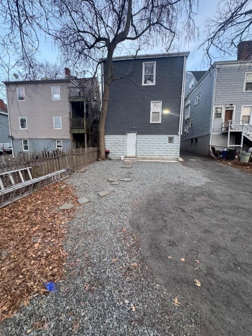 East Orange City, NJ 07017,107 N Maple Ave