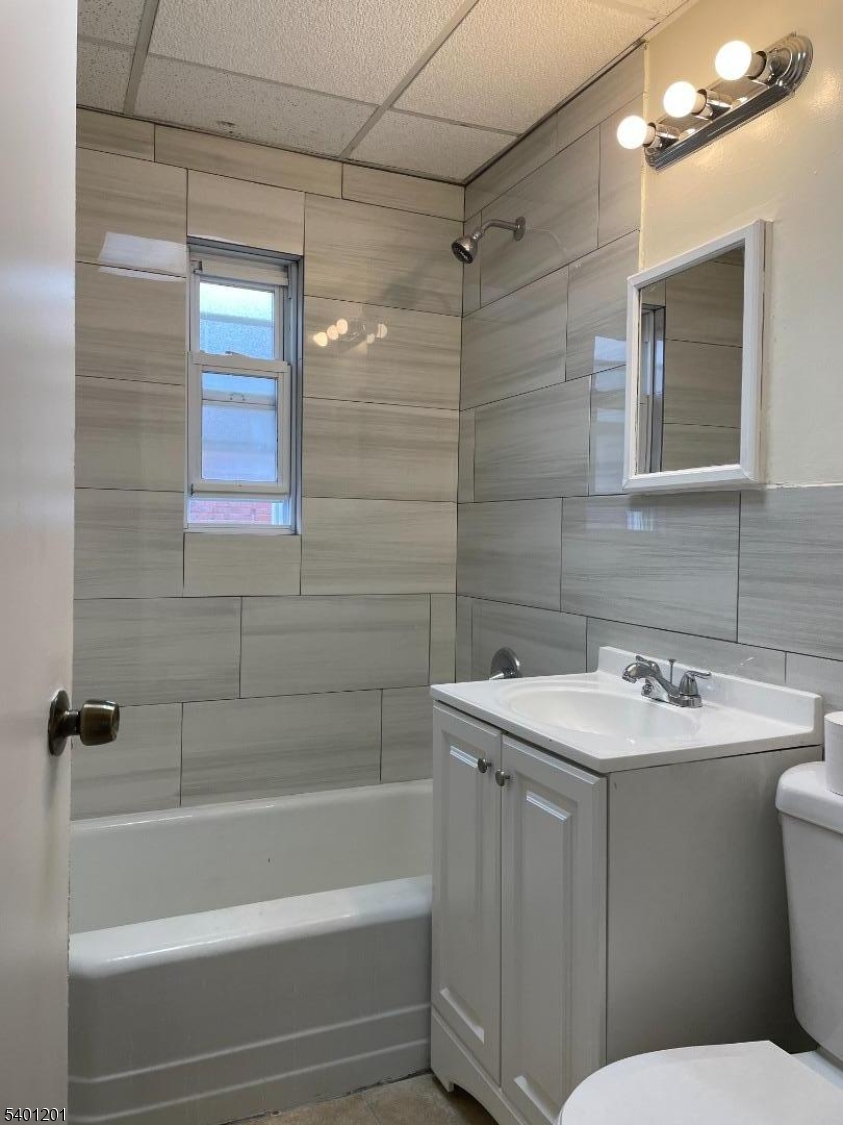 Newark City, NJ 07106,138 Midland Pl