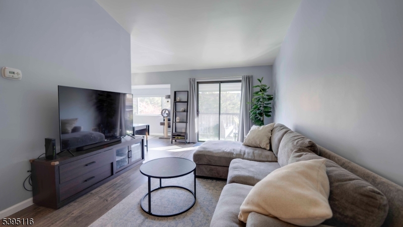 Clinton Twp., NJ 08801,54 Meadowview Dr