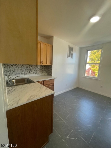 Belleville Twp., NJ 07109,114 Overlook Ave #1