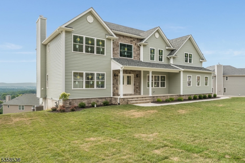 4 Spring Ct, Lopatcong Twp., NJ 08865