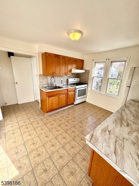 Belleville Twp., NJ 07109,145 Brighton Ave