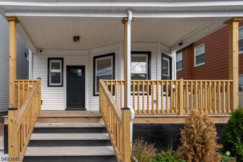 Newark City, NJ 07106,32 Palm St