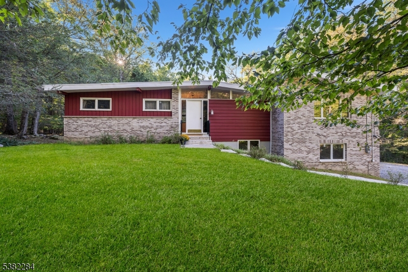 38 Tulip Ave, Ringwood Boro, NJ 07456