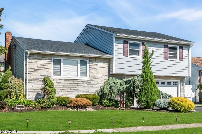 2316 Old Grove Rd, Linden City, NJ 07036