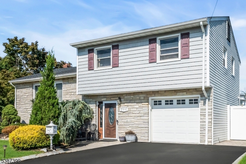 Linden City, NJ 07036,2316 Old Grove Rd