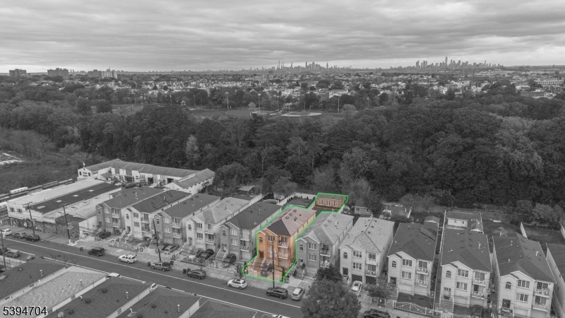 Newark City, NJ 07107,347 N 5Th St