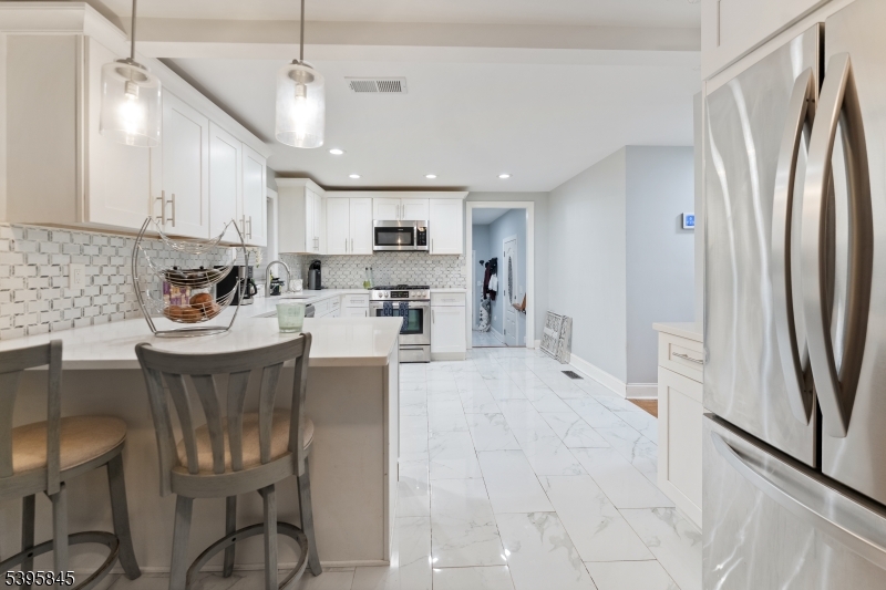 Rahway City, NJ 07065,836 W Inman Ave