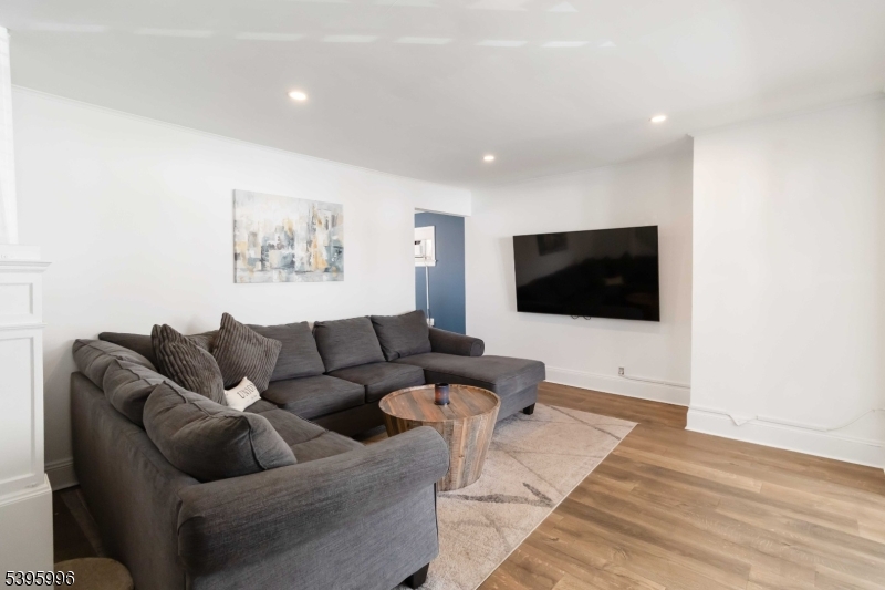 Union Twp., NJ 07083,887 Ray Ave