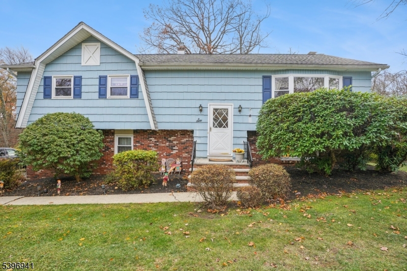 Randolph Twp., NJ 07869,6 Alpine Dr