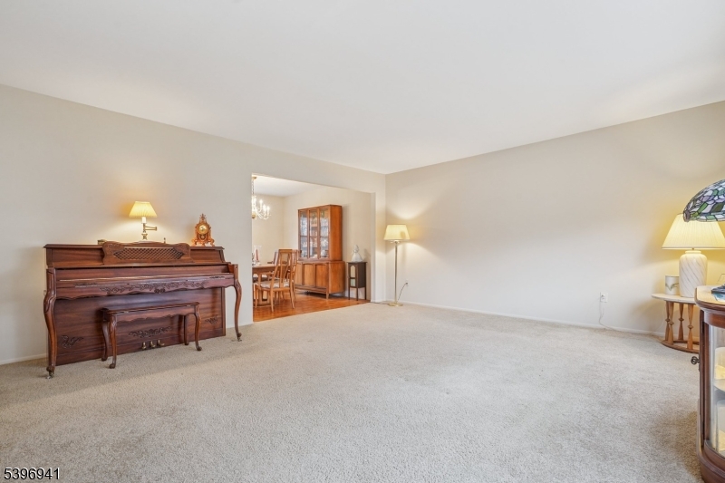 Randolph Twp., NJ 07869,6 Alpine Dr