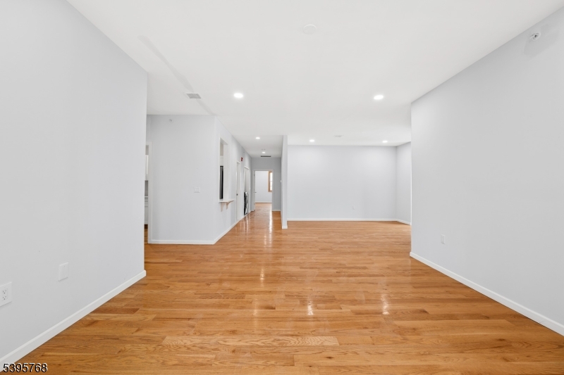 Rutherford Boro, NJ 07070,176 Union Ave