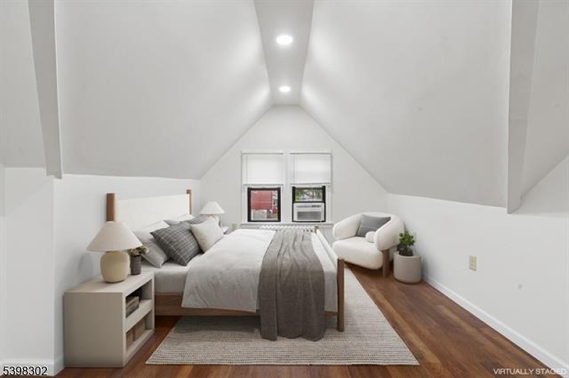 Jersey City, NJ 07304,350 Arlington Ave #1