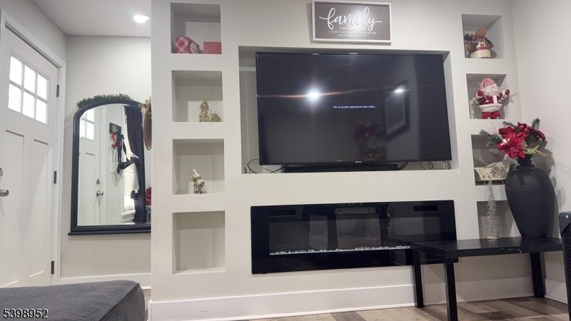 Dover Town, NJ 07801,14 Cross St