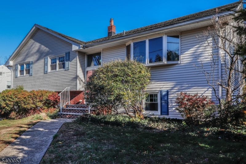 Metuchen Boro, NJ 08840,74 Newman St