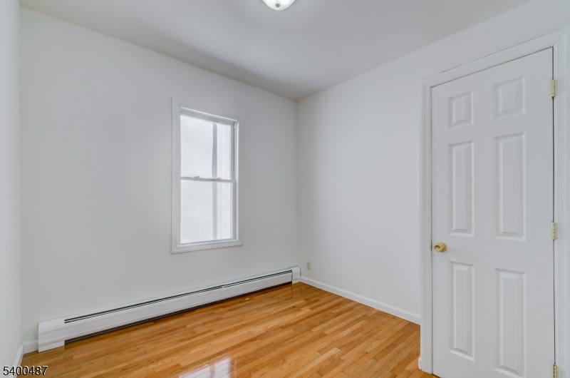 Lodi Boro, NJ 07644,24 Green Ct