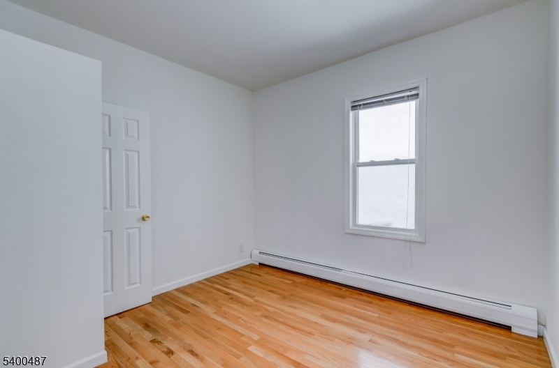 Lodi Boro, NJ 07644,24 Green Ct