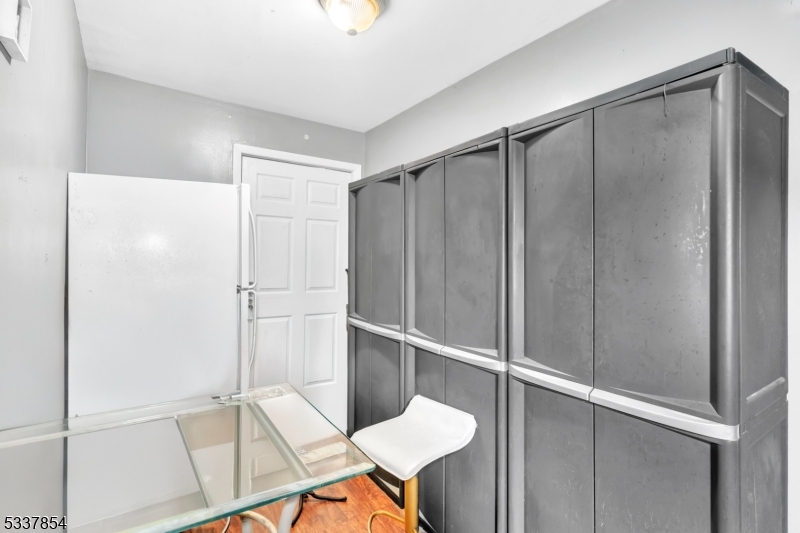 Newark City, NJ 07104,119 Highland Ave