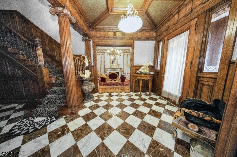 Weehawken Twp., NJ 07086,1 Hamilton Ave