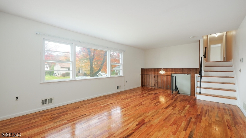 Livingston Twp., NJ 07039,37 Filmore Ave