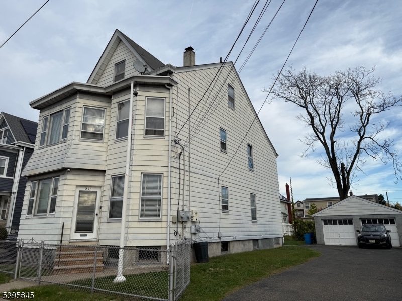 297 E 18Th St, Paterson City, NJ 07524