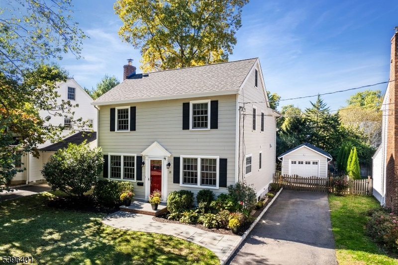 25 Roosevelt Ave, Chatham Boro, NJ 07928