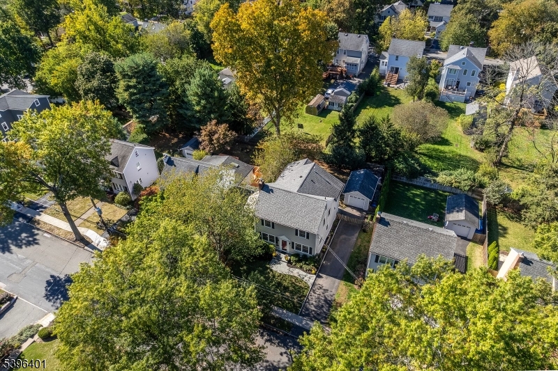 Chatham Boro, NJ 07928,25 Roosevelt Ave