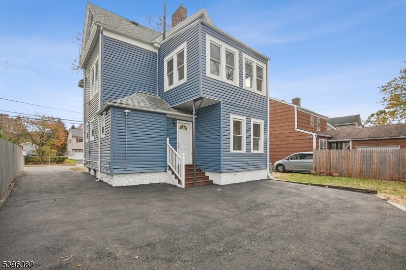 Summit City, NJ 07901,19 Ashwood Ave #2
