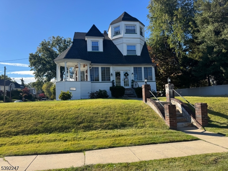 416 Center St, Garwood Boro, NJ 07027