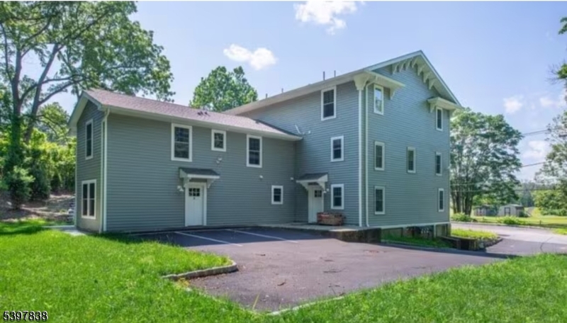 Hamburg Boro, NJ 07419,55 Gingerbread Castle Rd