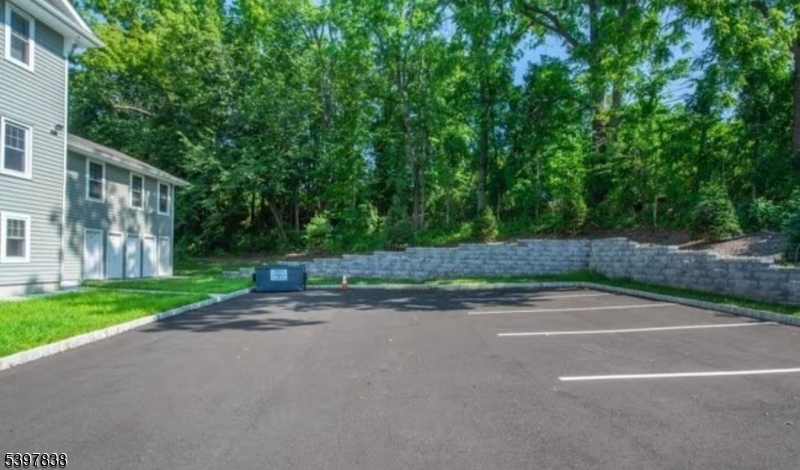 Hamburg Boro, NJ 07419,55 Gingerbread Castle Rd