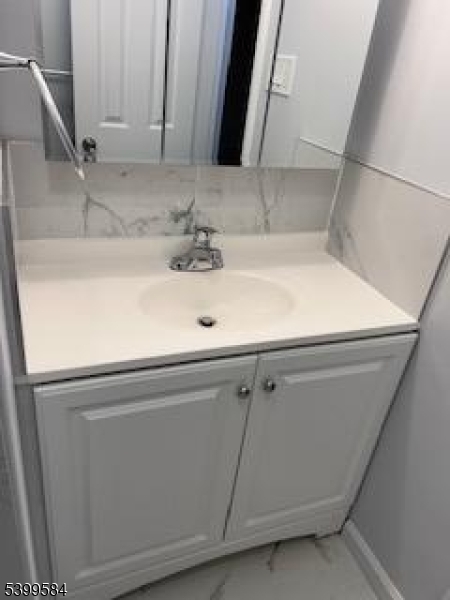 Roselle Boro, NJ 07203,13 Carolyn Terrace #A