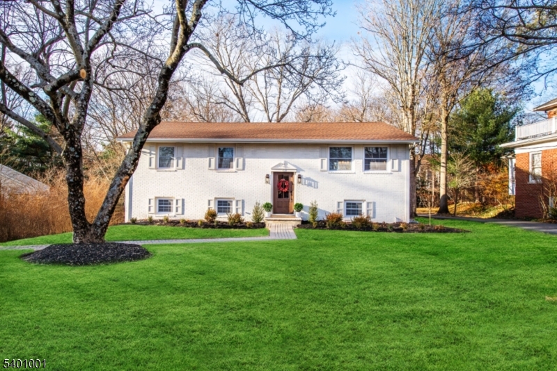 Morris Twp., NJ 07960,4 Barberry Rd