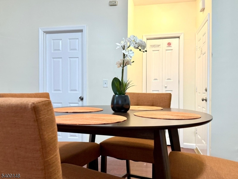 Newark City, NJ 07107,168 N 5Th St Apt 1