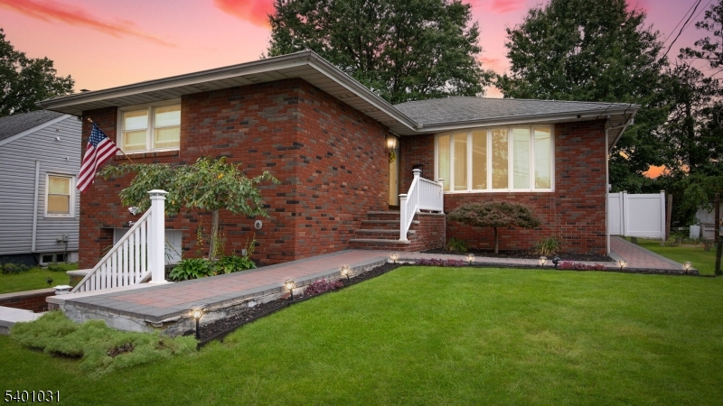 29 Cornell St, Woodbridge Twp., NJ 07001