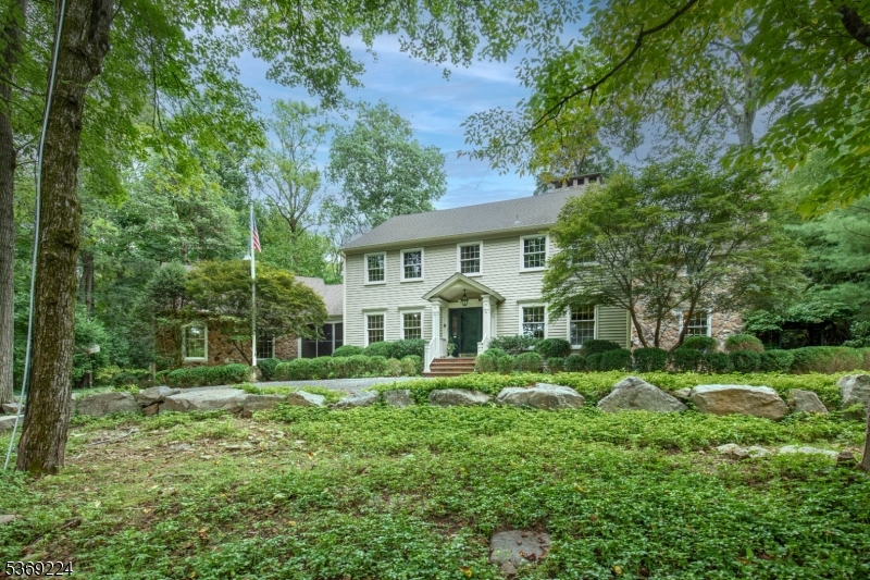 71 Crest Dr,  Bernardsville Boro,  NJ 07924