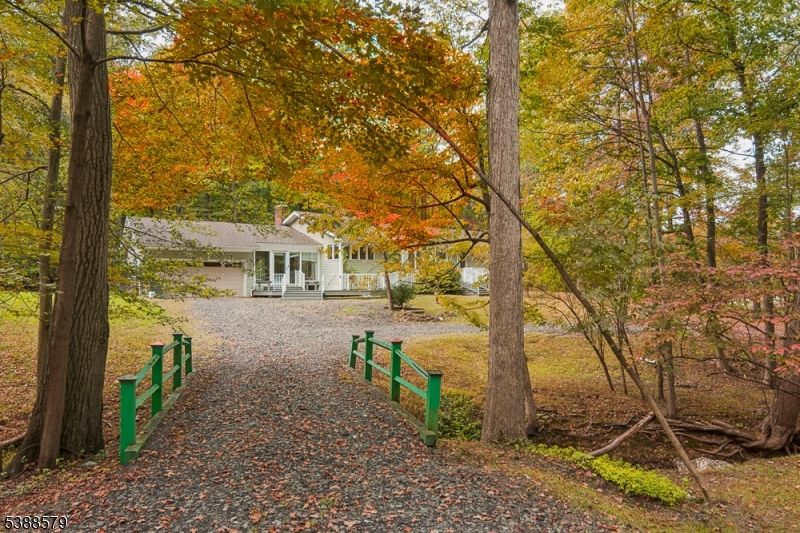 225 Valley Drive, Watchung Boro, NJ 07069