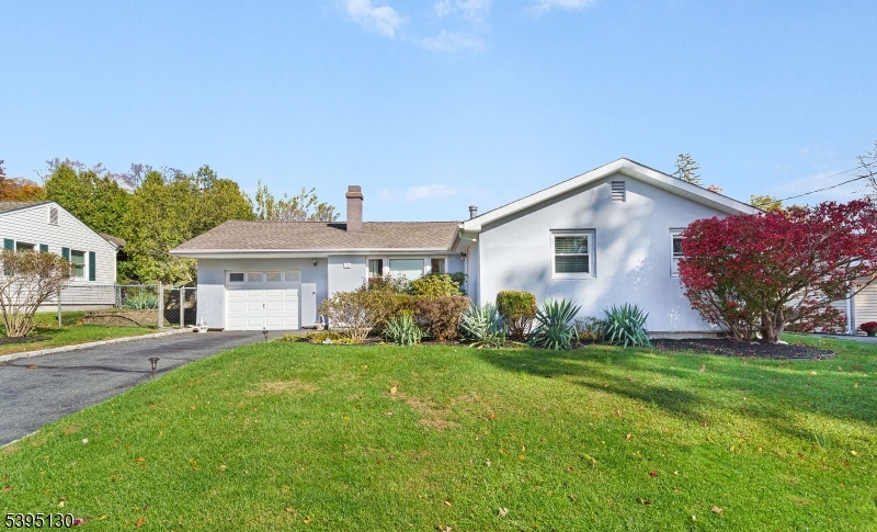 Denville Twp., NJ 07834,20 Dogwood Dr