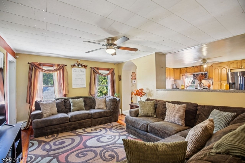 Ridgewood Village, NJ 07450,369 Queens Ct