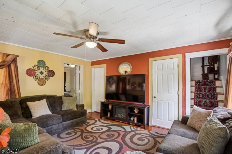 Ridgewood Village, NJ 07450,369 Queens Ct