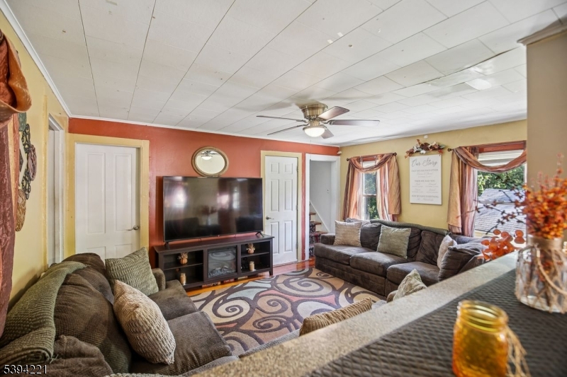 Ridgewood Village, NJ 07450,369 Queens Ct