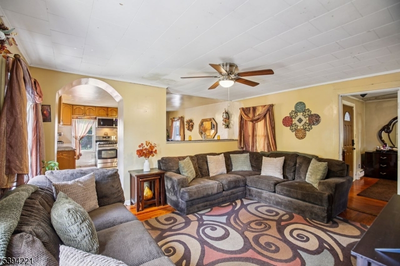 Ridgewood Village, NJ 07450,369 Queens Ct