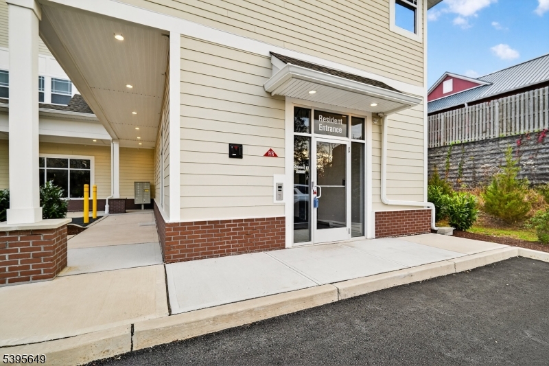 Hillsborough Twp., NJ 08844,692 Us Highway 206 #203