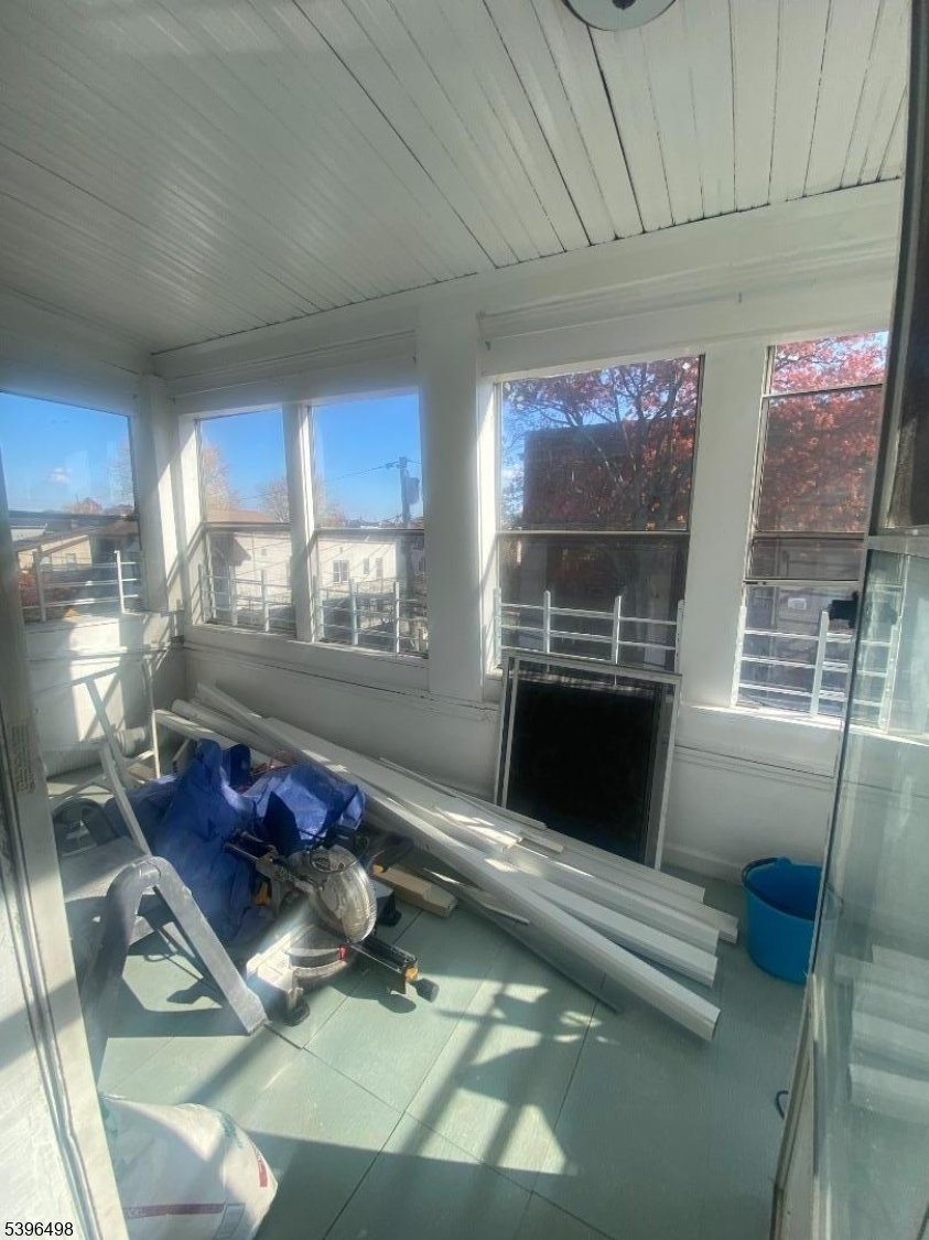 Newark City, NJ 07112,61 Wainwright St #3