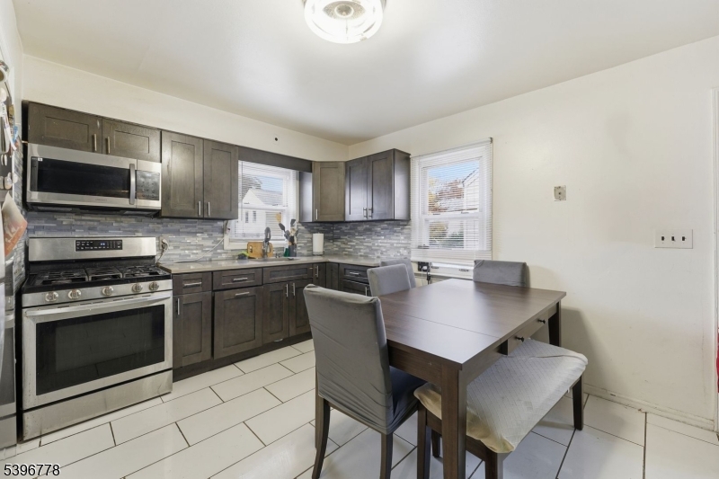 Linden City, NJ 07036,721 E Curtis St