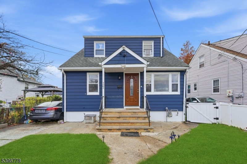 Linden City, NJ 07036,721 E Curtis St